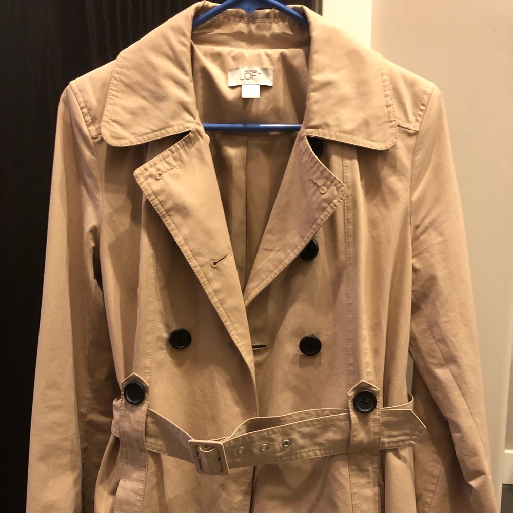 Ann Taylor Loft khaki color raincoat size 4